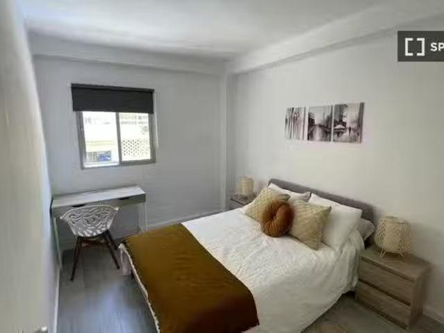 ¡En alquiler! Habitación Moderna y Renovada en la Vibrante Mál.