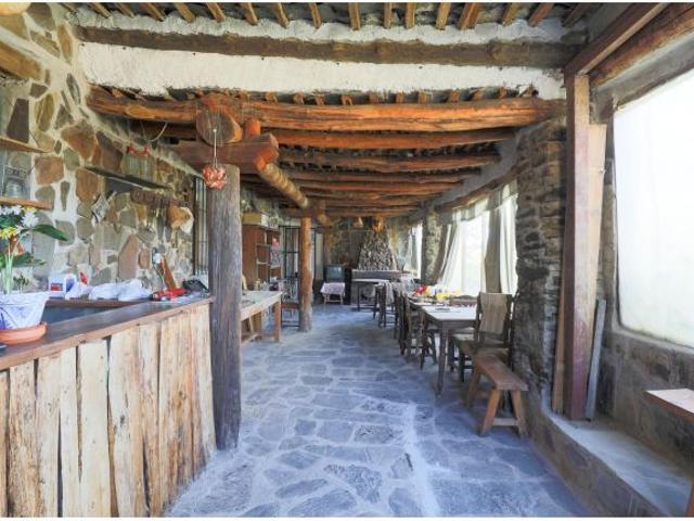 Encantador Hotel Rural en un entorno Mágico. Busquístar!