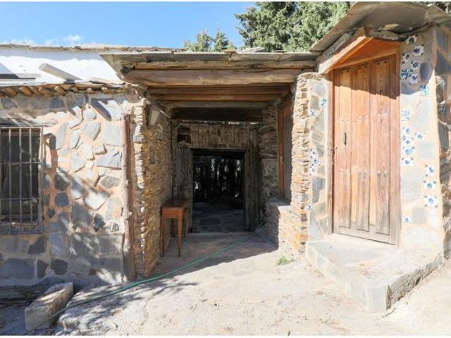 Encantador Hotel Rural en un entorno Mágico. Busquístar!