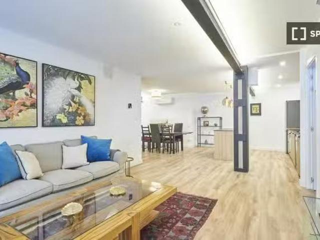 ¡En alquiler! Piso de 3 habitaciones en alquiler en Embajadore.