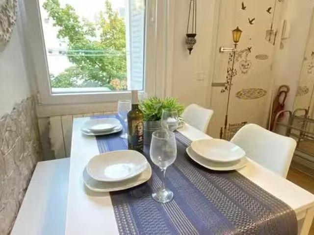Único Piso de 1 habitación en Calle de Vinaróz, Ciudad Jardín