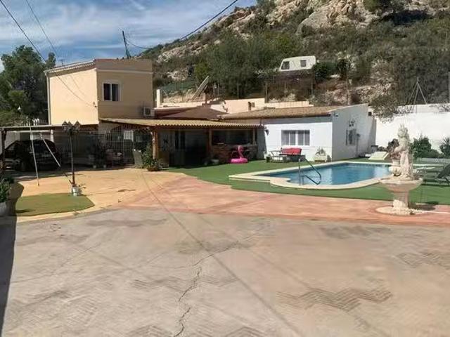 ¡Recién llegado! Piso de 1 habitación en Partida els Colegials