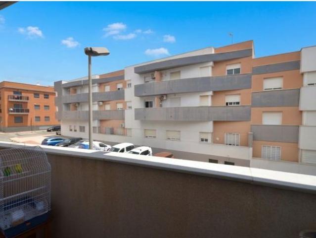Encantador Piso de 2 dormitorios con piscina, pista de pádel y garaje en Vicar Las Cabañuelas
