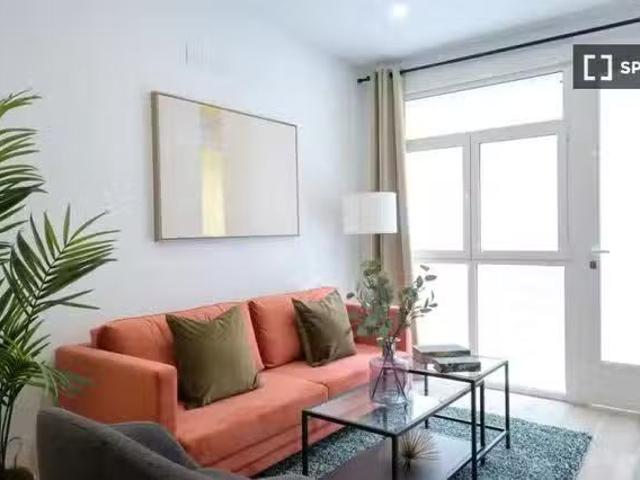 Único Piso de 2 habitaciones en alquiler en Concepción, Madrid