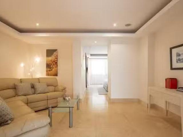 Barato Piso de 6 habitaciones en Marbella