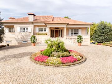 Encantador Refúgio às portas de Guimarães 448m² Aldão