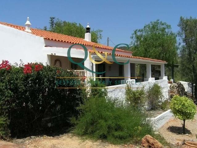 Encantador refúgio renovado no Algarve, com piscina, vistas. 114m² Querença, Tôr e Benafim