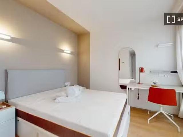 Acogedor Se alquila habitación compartida en Cuatro Caminos, M.