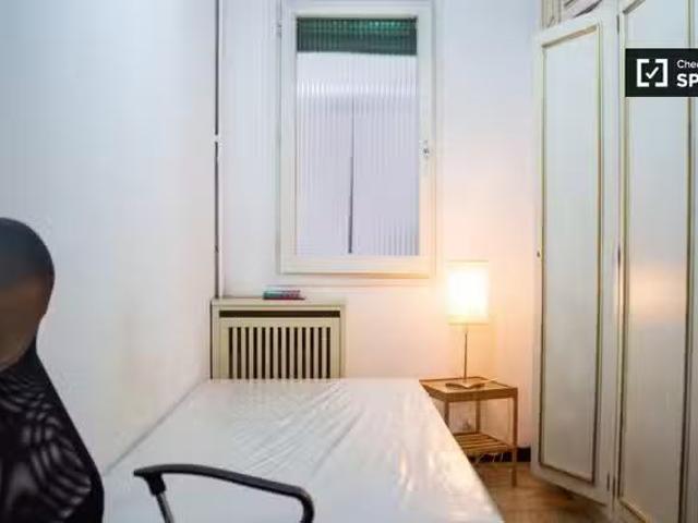 Único Se alquila habitación en l'Antiga Esquerra de l'Eixample.
