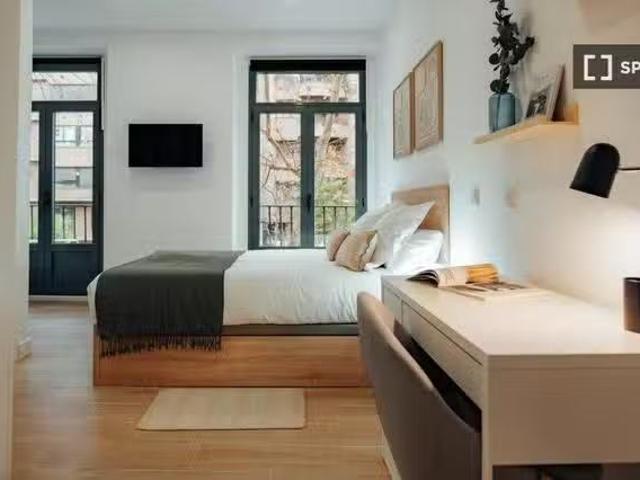 ¡Recién llegado! Se alquila habitación en piso compartido en B.