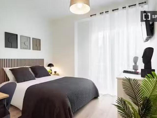 ¡Recién llegado! Se alquila habitación en piso compartido en l.