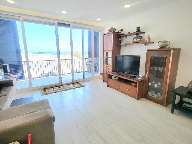 Encantador T1 com lugar de Garagem e Arrecadação a 3 Minutos da Praia de Sesimbra!