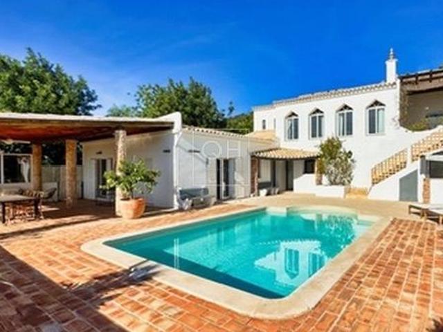 Encantadora vivenda de 4 quartos com vistas panorâmicas para o mar perto de Santa Bárbara de Nexe
