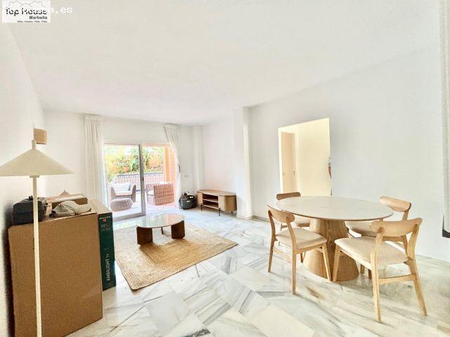 Encantadora vivienda en una urbanización con piscina en la zona del Faro en Mijas