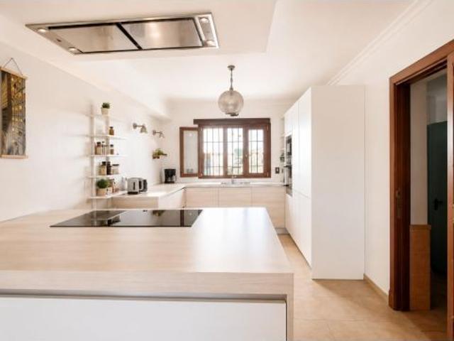 Encantadora casa con dos apartamentos independientes y licencia turística en el corazón de Frigilian