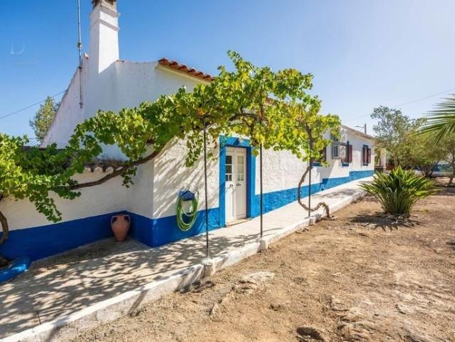 Encantadora casa de campo com 4 quartos, espaço e potencial. 675m² São João Dos Caldeireiros