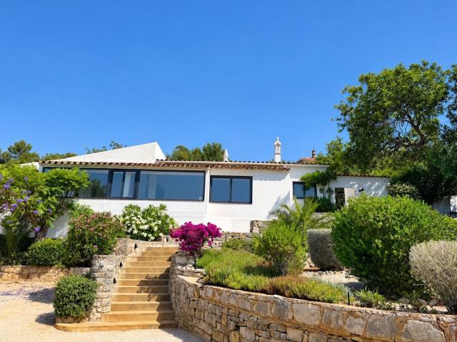 Encantadora casa de campo renovada com piscina e vistas para. 180m² Santa Bárbara De Nexe