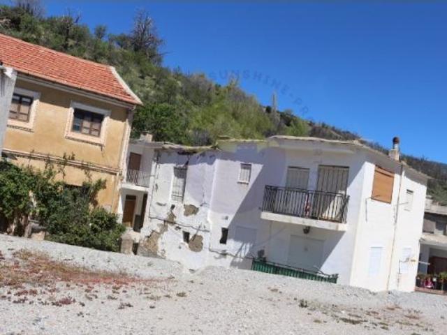 Encantadora casa de pueblo con potencial de renovación en Mecina Bombarón