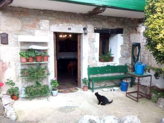 ENCANTADORA CASA DE PUEBLO EN ALQUILER EN PUERTO, LAS CALDAS OVIEDO