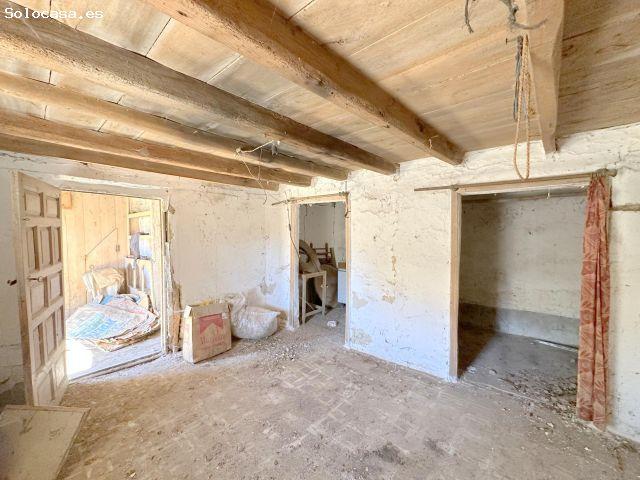 Encantadora casa de pueblo para reformar en un entorno natural único