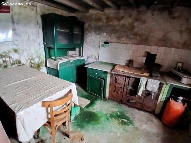 Encantadora casa de piedra con finca y varias construcciones en O Reirado Lugo