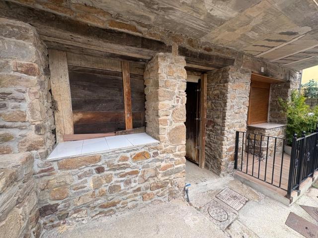 Encantadora Casa de Piedra en el Corazón del Norte de España