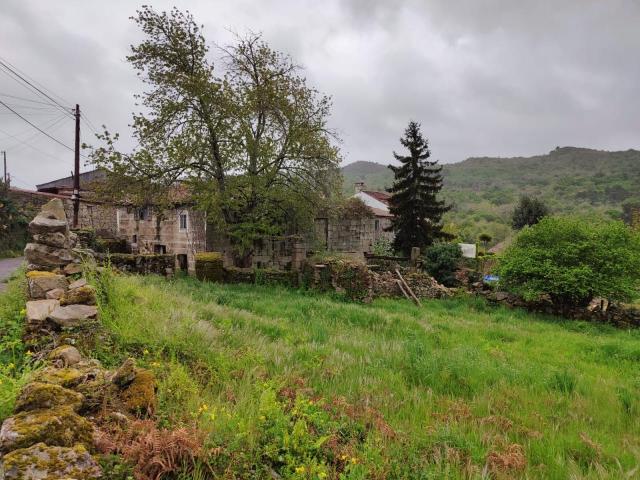 ENCANTADORA CASA DE PIEDRA PARA RESTAURAR EN PLENA RUTA DEL CAMINO DE SANTIAGO