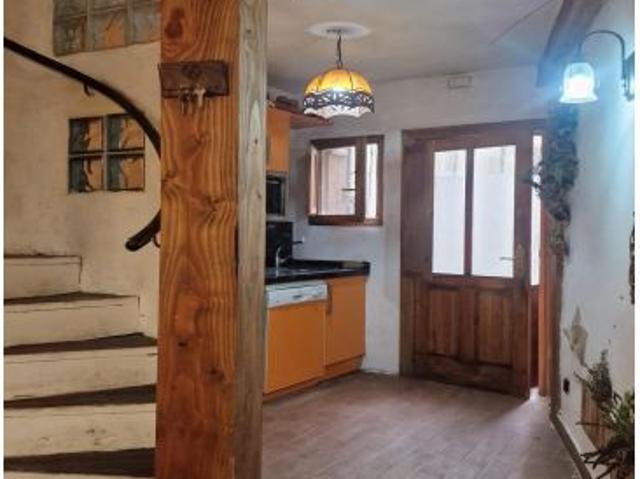 Encantadora Casa de 3 Plantas 20+20+20 m2 Centro de SALINILLAS DE BURADON Cerca de Labastida
