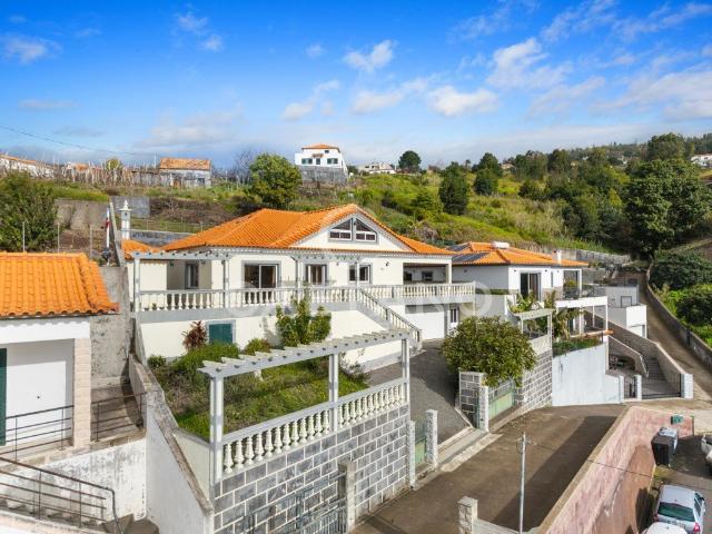 Encantadora Casa de 4 Quartos em Estreito da Calheta 320m² Estreito Da Calheta