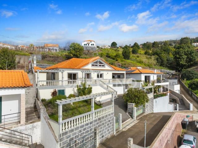 Encantadora Casa de 4 Quartos em Estreito da Calheta 320m² Estreito Da Calheta