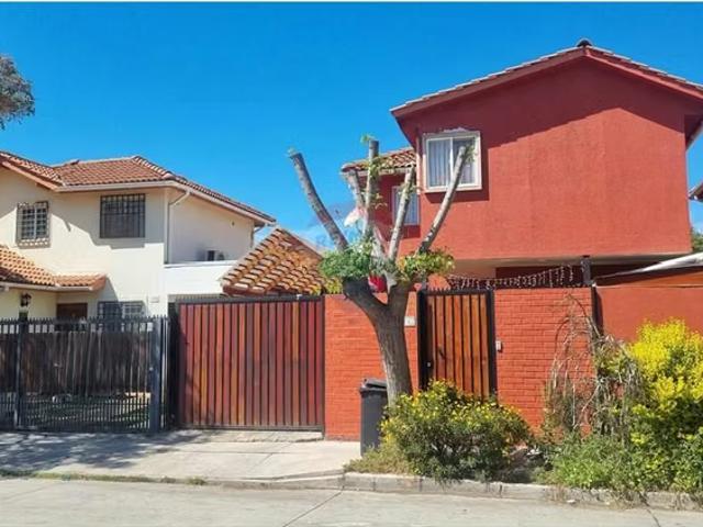 ¡Encantadora casa en venta en buin con piscina! 3 dormitorios por 160000. 00 en Buin