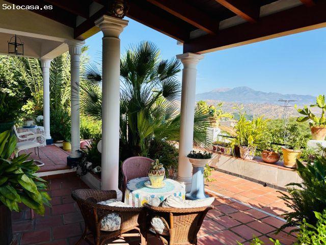 Encantadora casa en venta en Coín – ¡Una joya única con espectaculares vistas!