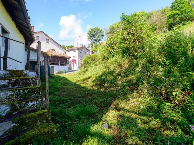 Encantadora casa independiente con jardín en el corazón de San Julián de Bimenes