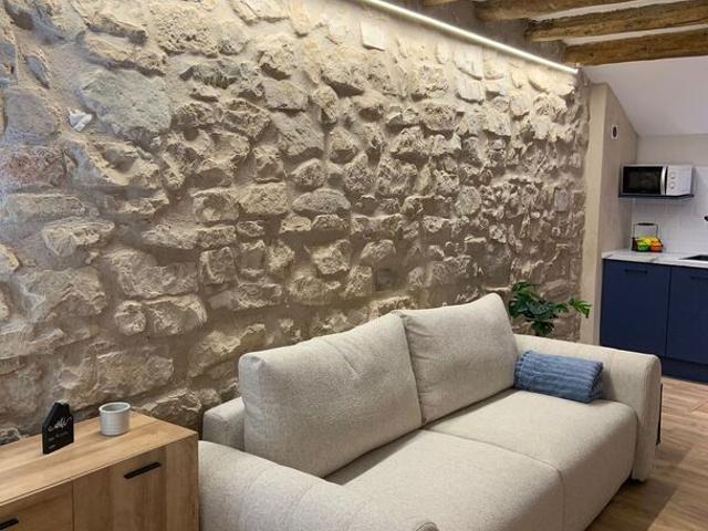 Encantadora casa rústica renovada con estilo moderno