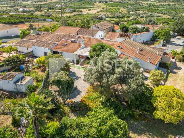 Encantadora casa térrea com piscina, jardins exuberantes e 95m² Algoz e Tunes