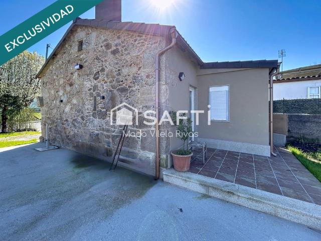 Encantadora casa tipo cottage reformada con terreno y terraza
