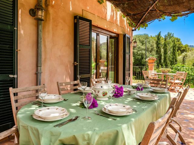 Encantadora finca con hermosos jardines