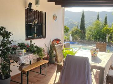 Encantadora Casa y Finca Rústica con Licencia Rural