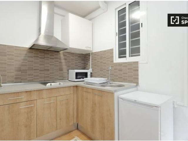 Encantadora habitación en apartamento de 3 dormitorios en El Raval