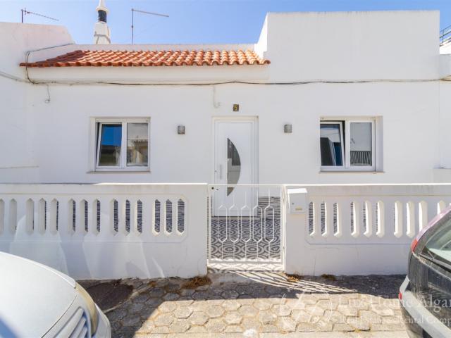 Encantadora Moradia Citadina Renovada Em 2023 88m² Alvor