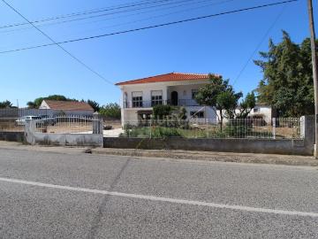 A-dos-Eiros, Santiago dos Velhos, Concelho de Arruda dos Vinhos, Distrito de Lisboa