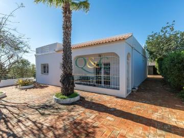 Encantadora moradia com potencial para ampliação em Loulé. 178m² Loulé São Sebastião