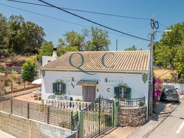 Encantadora moradia de 2 quartos, totalmente mobilada, perto. 82m² Querença, Tôr e Benafim