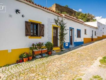 Encantadora moradia geminada no centro histórico de Mértola. 48m² Mértola