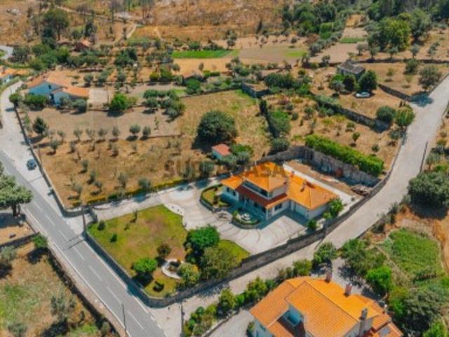 Encantadora Moradia T4 + Moradia para reconstrução, com Projecto aprovado para Turismo de Habitação