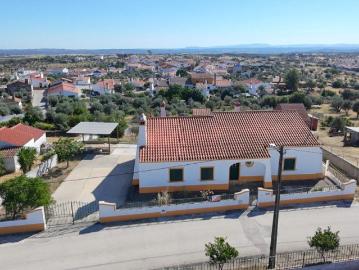 ENCANTADORA QUINTA NA ALDEIA RIBEIRINHA DE MONTEJUNTOS ALANDROAL