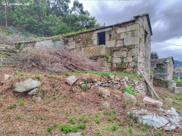 Encanto Rústico en Tomeza, Pontevedra: Casa de Piedra a Reconstruir ?