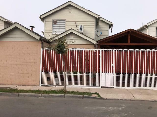 Encanto y Comodidad Definidos: Casa en Venta en Buin con Estilo y Espacio