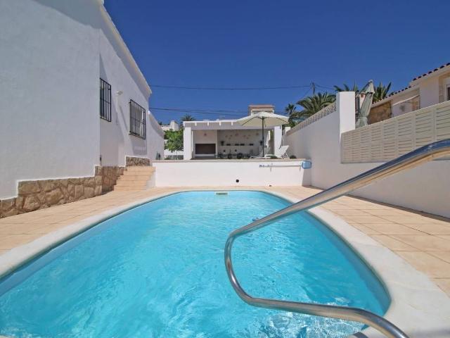 Encanto y Comodidad en Playa CostaBienvenido a esta hermosa. 70m² Calpe Calp