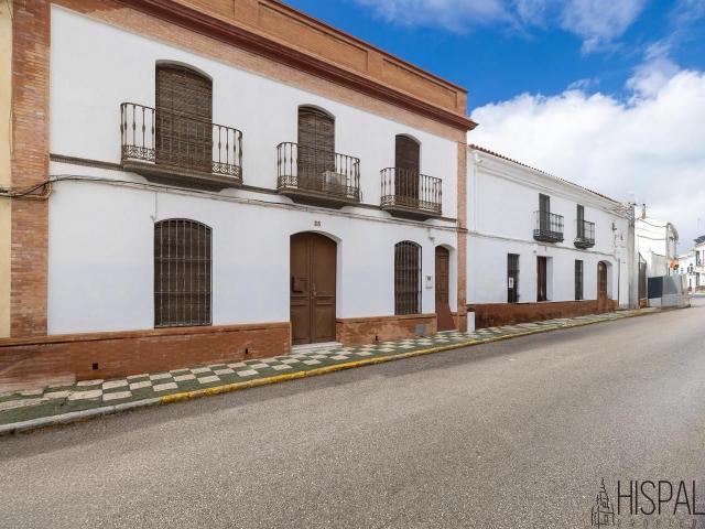 ENCANTO Y POTENCIAL EN EL CORAZON DE CARRION DE LOS CESPEDES. Sevilla